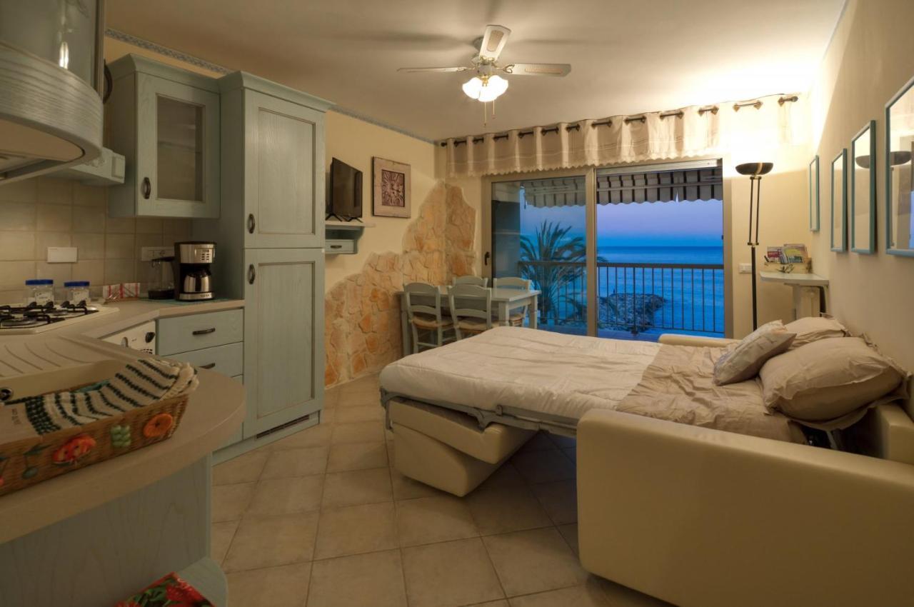 Charmant T3 Front De Mer Appartement Roquebrune-Cap-Martin Buitenkant foto